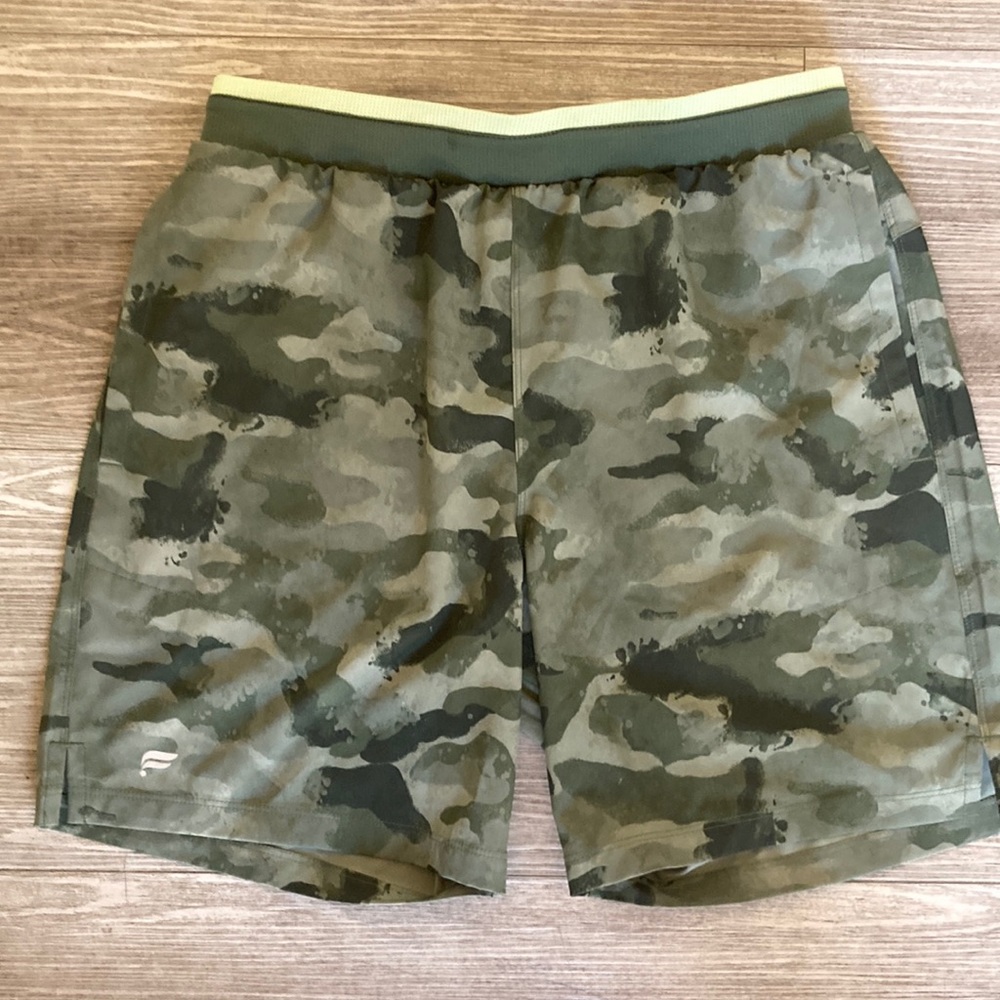 Fabletics XS camo workout shorts with pockets. New, never used.